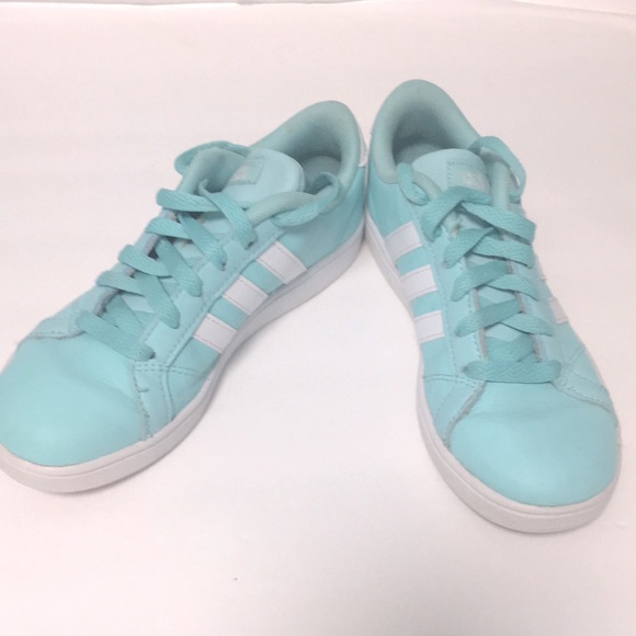 Turquoise/ Teal leather  Adidas size 1 - Picture 2 of 5